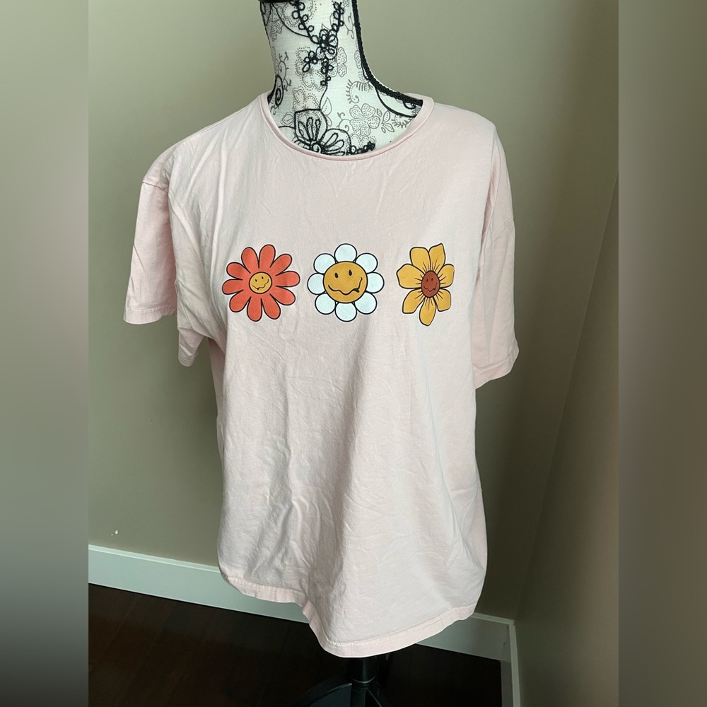 Romwe flower tee medium